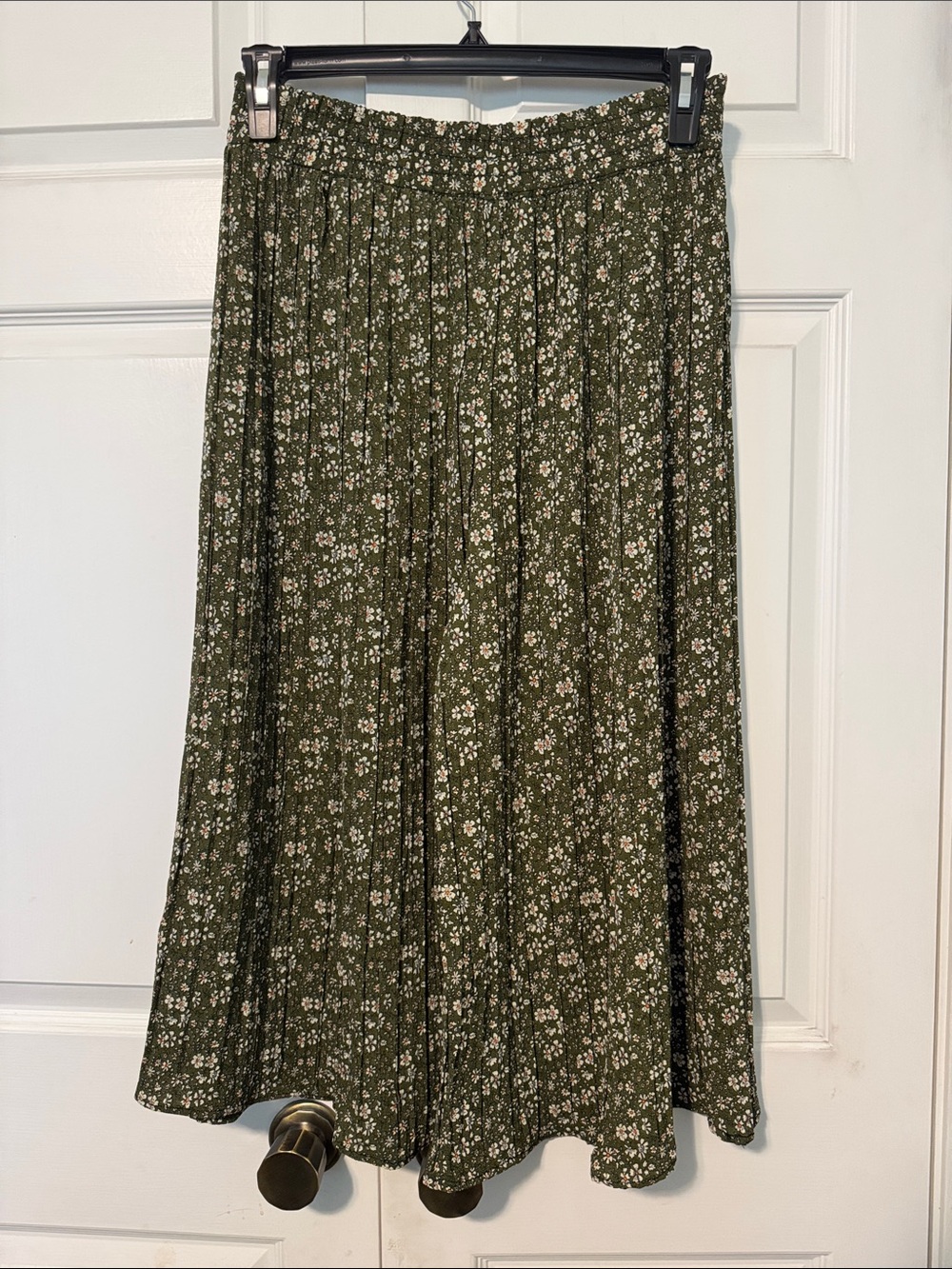 Olive Green Floral Pleated wide leg Pants M
